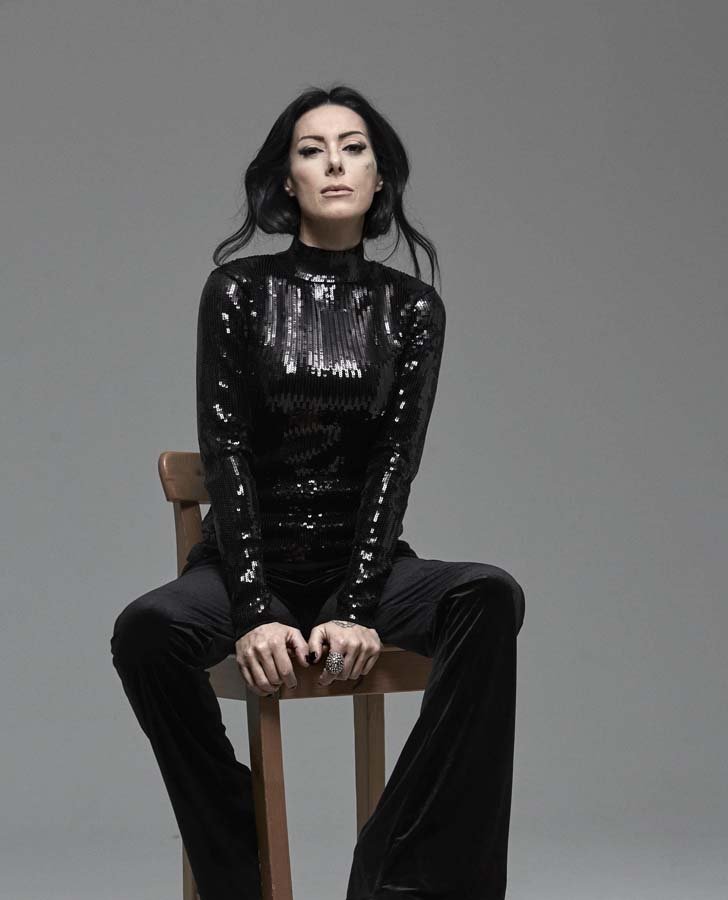 0x0-sarkici-gulay-yillar-sonra-itiraf-etti-cezaevindeki-bir-hayranimla-evlendim-1477211663403 Şarkıcı Gülay kimdir? Gülay Sezer nereli, kaç yaşında? Evli mi?