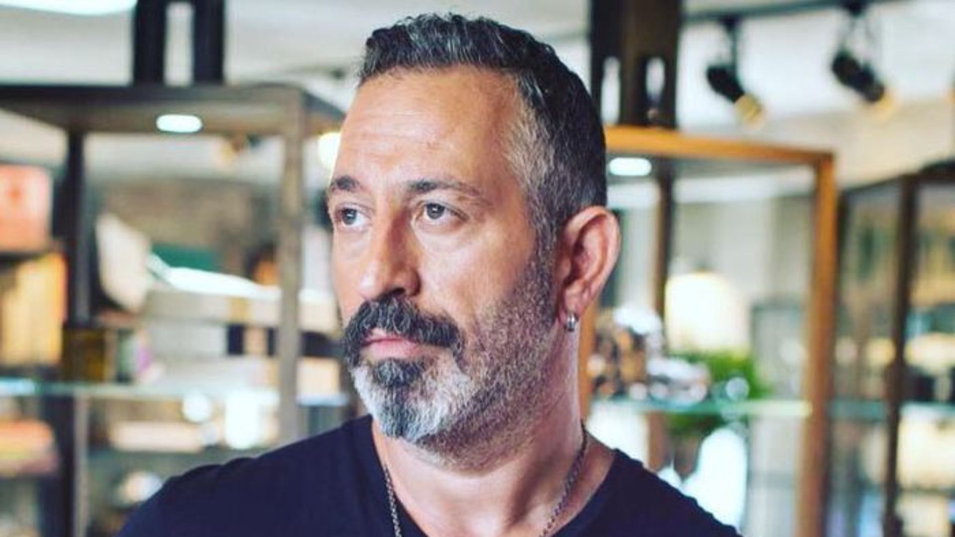 Cem Yılmaz kimdir, nereli, kaç yaşında? Cem Yılmaz’ın oynadığı filmler, gösteriler Cem Yılmaz kimdir, nereli, kaç yaşında? Cem Yılmaz’ın oynadığı filmler, gösteriler