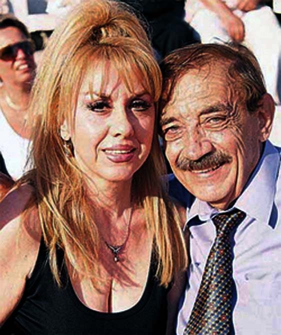 Kamuran Akkor’un eşi kimdir? Vasfi Uçaroğlu kimdir? Kaç yaşında, neden öldü? Kamuran Akkor’un eşi kimdir? Vasfi Uçaroğlu kimdir? Kaç yaşında, neden öldü?