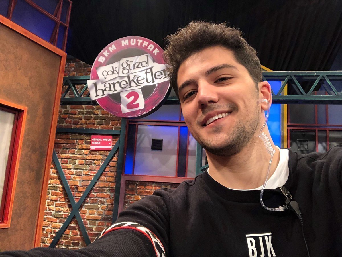 Çok Güzel Hareketler Bunlar 2 Emre Aslan kimdir? Kaç yaşında? Nereli? İrem Derici ile aşk mı yaşıyor, sevgili mi? Çok Güzel Hareketler Bunlar 2 Emre Aslan kimdir? Kaç yaşında? Nereli? İrem Derici ile aşk mı yaşıyor, sevgili mi?