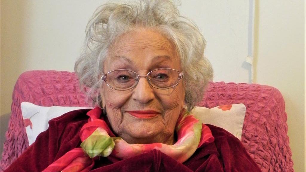 Altan Karındaş kimdir? Kaç yaşında ve neden öldü? Hangi dizi ve film projelerinde yer aldı? Altan Karındaş kimdir? Kaç yaşında ve neden öldü? Hangi dizi ve film projelerinde yer aldı?