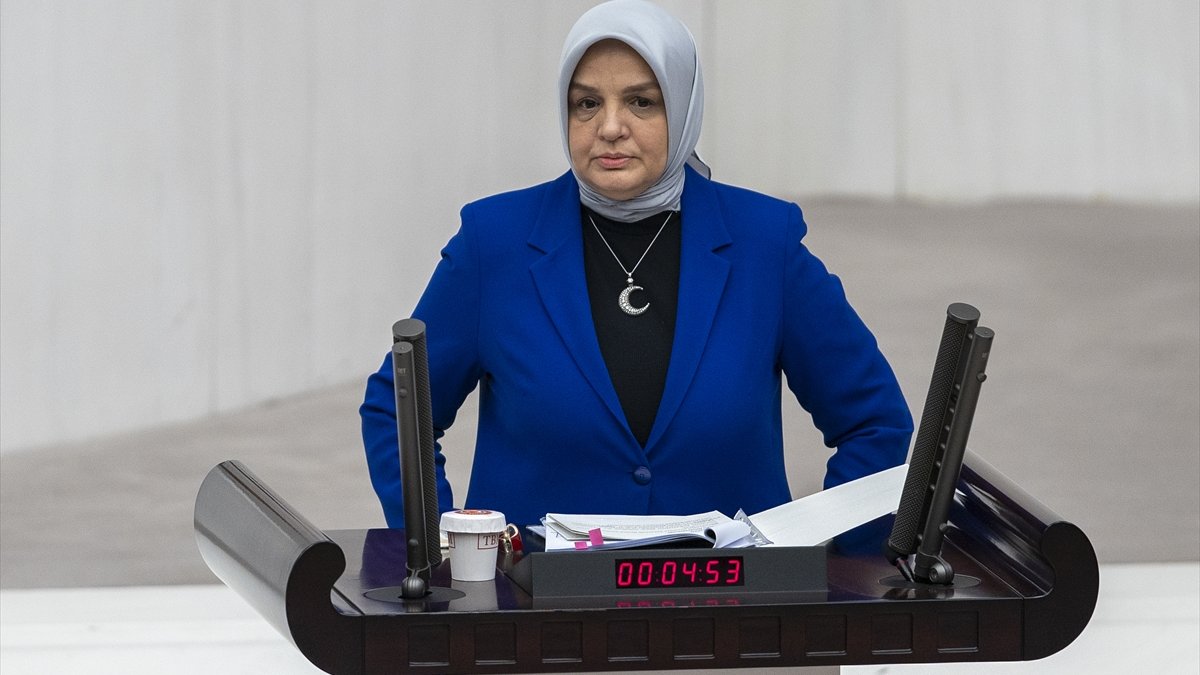 Düzce Milletvekili Ayşe Keşir kimdir? Nereli? Kaç yaşında? AK Parti Kadın Kolları Başkanı Ayşe Keşir hayatı