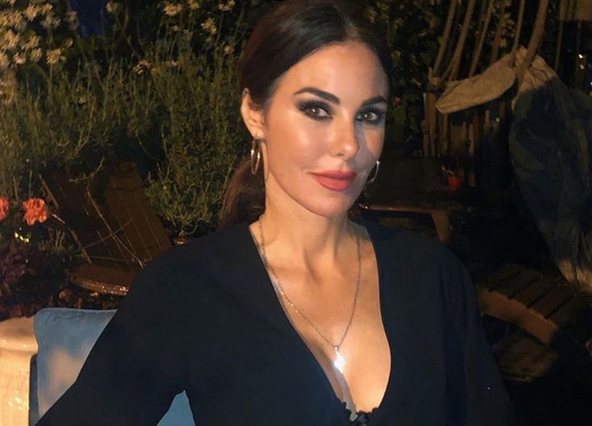 Defne Samyeli kimdir? Nereli, kaç yaşında? Evli mi? Hangi dizilerde rol aldı?
