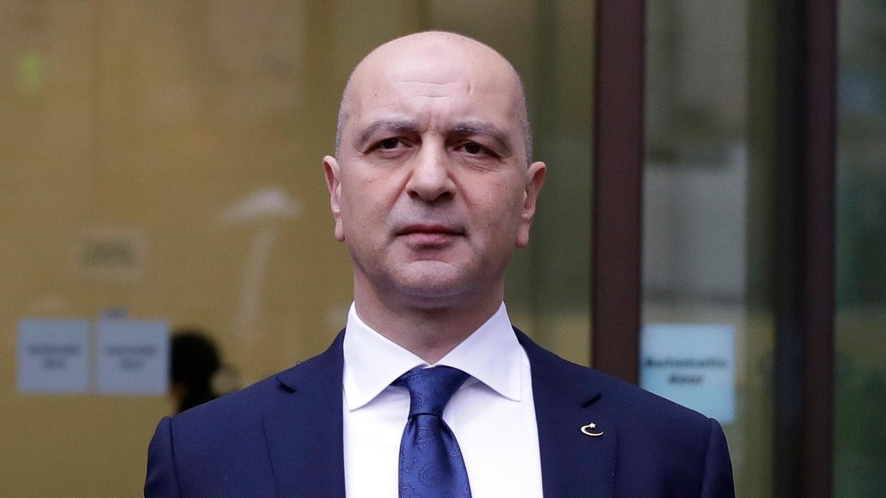 Hamdi Akın İpek kimdir, nereli, kaç yaşında? Hamdi Akın İpek kimdir, nereli, kaç yaşında?