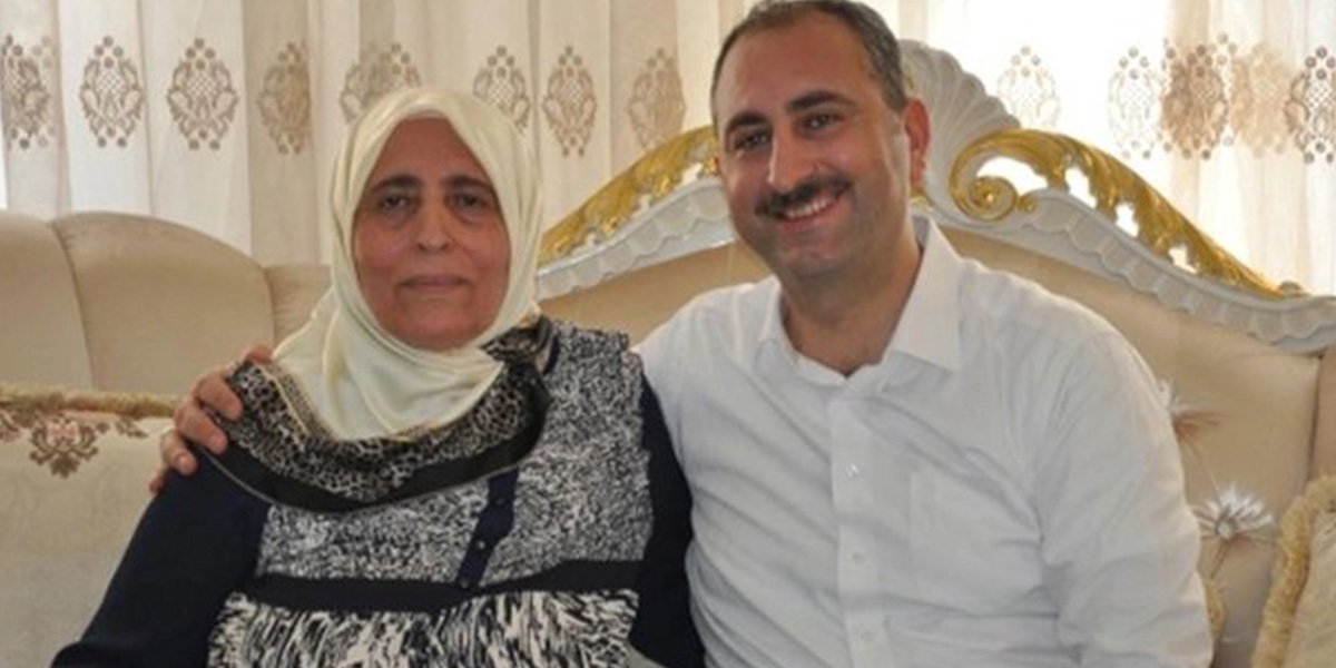 Abdülhamit Gül annesi Saliha Gül kimdir? – Öldü mü? – Saliha Gül neden öldü? Abdülhamit Gül annesi Saliha Gül kimdir? – Öldü mü? – Saliha Gül neden öldü?