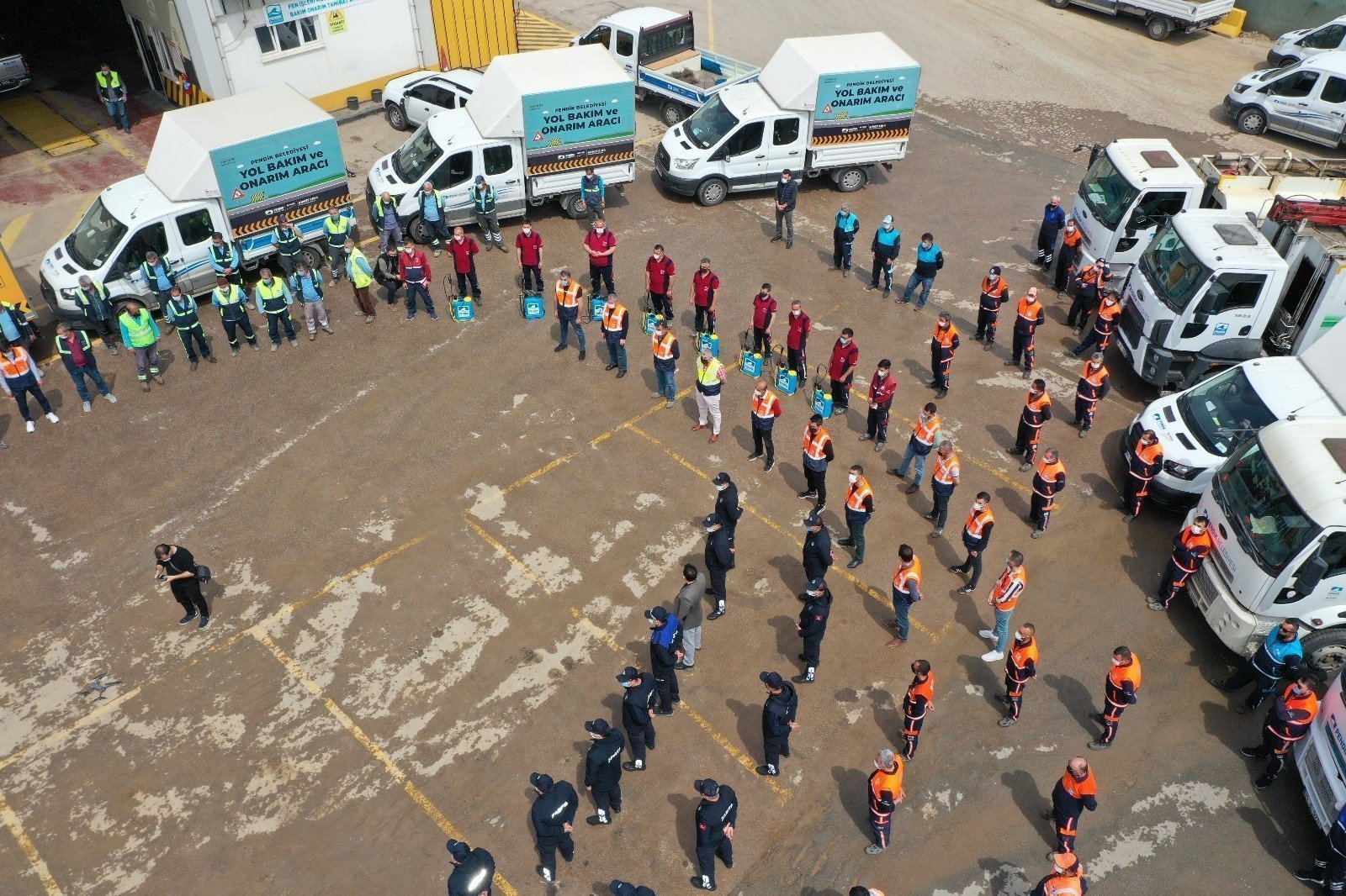 Pendik’te kapanma seferberliği! Bin 485 personel iş başında Pendik’te kapanma seferberliği! Bin 485 personel iş başında
