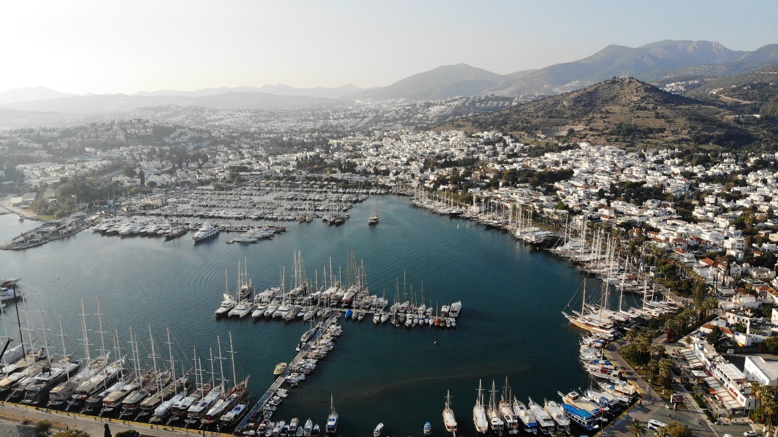 Bodrum’da panik hali! Nüfusu üç günde 4’e katlandı Bodrum’da panik hali! Nüfusu üç günde 4’e katlandı