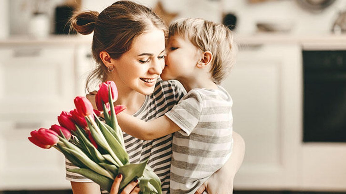 1588999988041-cicek-anneler-gunu Eşe,sevgiliye anneler günü mesajı 2021|En güzel anneler günü sözleri