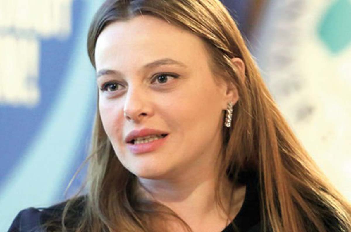 1905132-620x410-1 Naz Elmas kimdir? Nereli, kaç yaşında? Evli mi? Hangi dizilerde rol aldı?