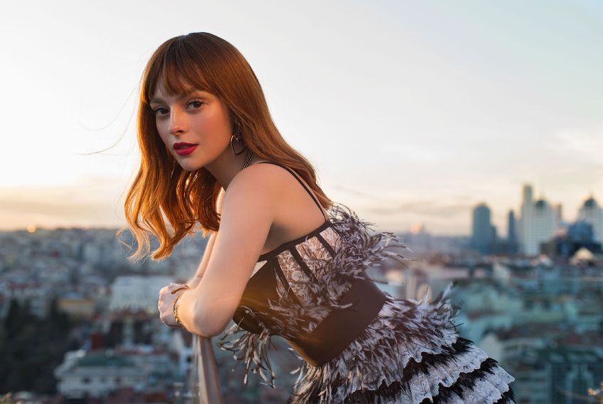 2743432-14ae7faa26a2431e1f2be1a9c0668719-001 Melis Sezen kimdir? Kaç yaşında? Nereli? Boyu kaç? Melis Sezen oynadığı diziler