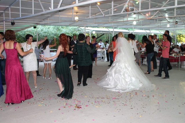 3-4 İsmail Altunsaray'ın eşi kimdir? Songül Yılmaz kaç yaşında, nereli?