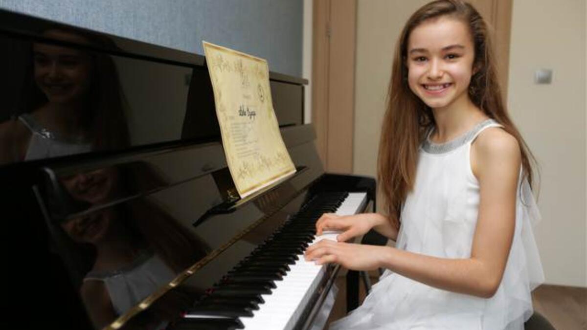 56948cfd67b0a9734c26901d Nehir Özzengin kimdir, kaç yaşında?