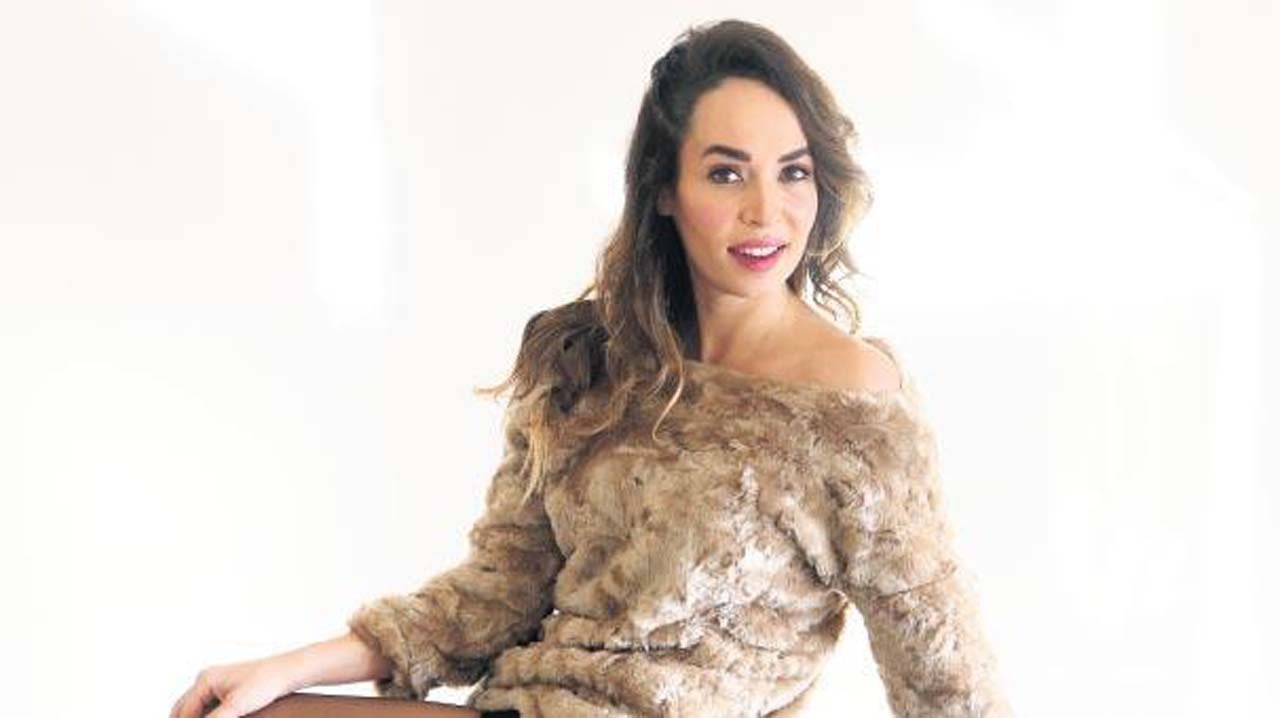 5c8e10b707291c1d74055539 Esra Ronabar kimdir, nereli ve kaç yaşında?