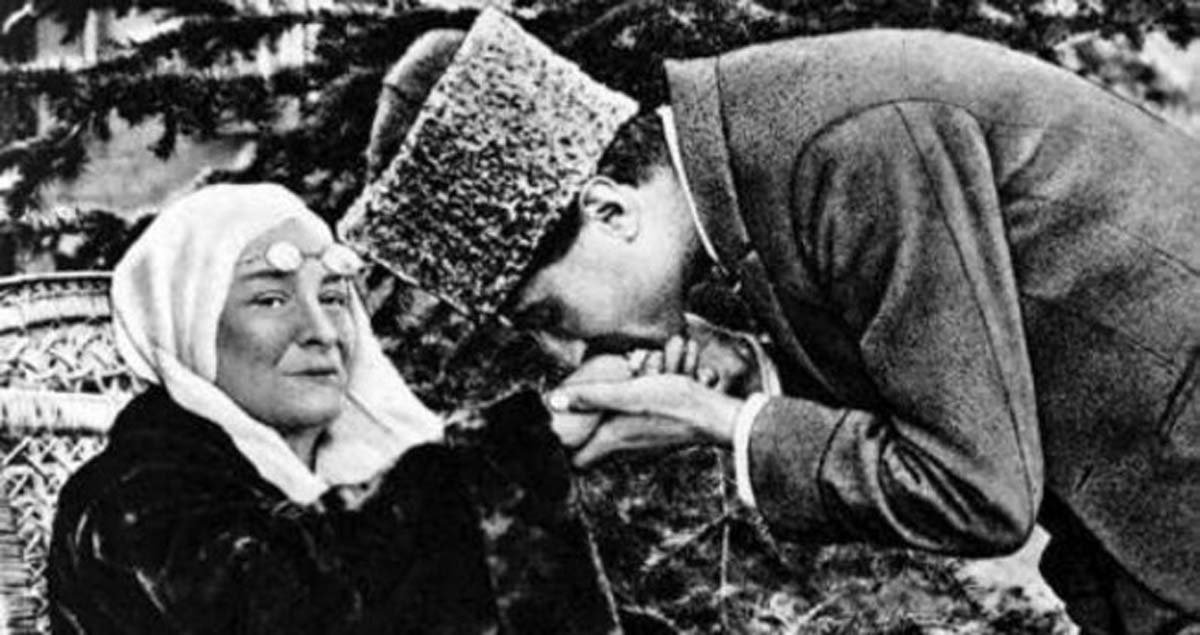 650x344-galatasaray-fenerbahce-besiktas-ve-trabzonspordan-anneler-gunu-paylasimi-1589058745791 Eşe,sevgiliye anneler günü mesajı 2021|En güzel anneler günü sözleri