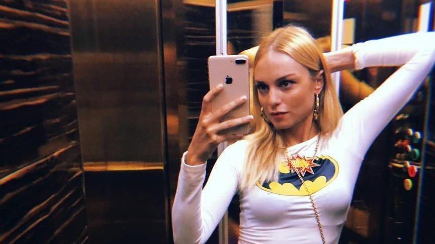 Nilperi Şahinkaya kimdir? Kaç yaşında? Aslen nereli? Oynadığı diziler – Sevgilileri kimler? Nilperi Şahinkaya kimdir? Kaç yaşında? Aslen nereli? Oynadığı diziler – Sevgilileri kimler?