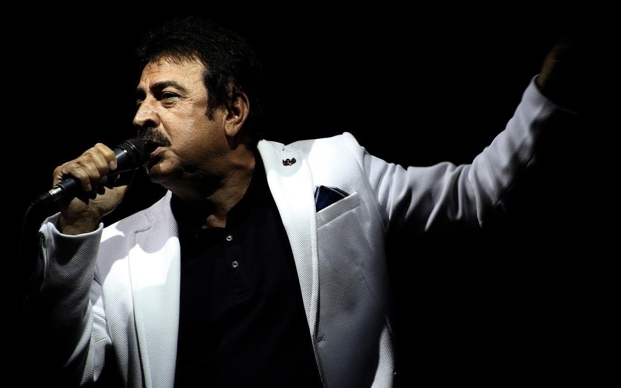 ahmet-selcuk-w22j-cover Ahmet Selçuk İlkan kimdir? Nereli, kaç yaşında? Mesleği nedir? Eserleri