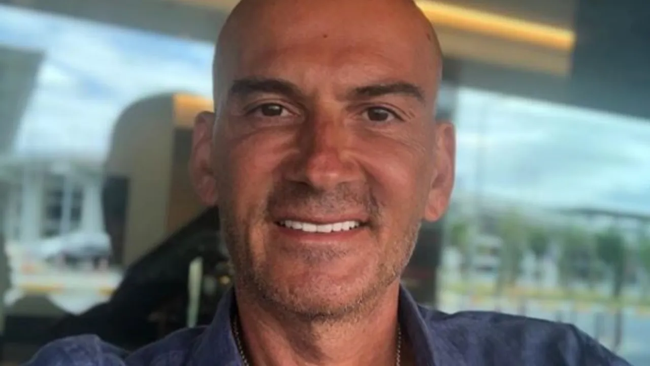 Altay kimdir? Nereli? Kaç yaşında? Eşi kim? Şarkıcı Altay gençliği