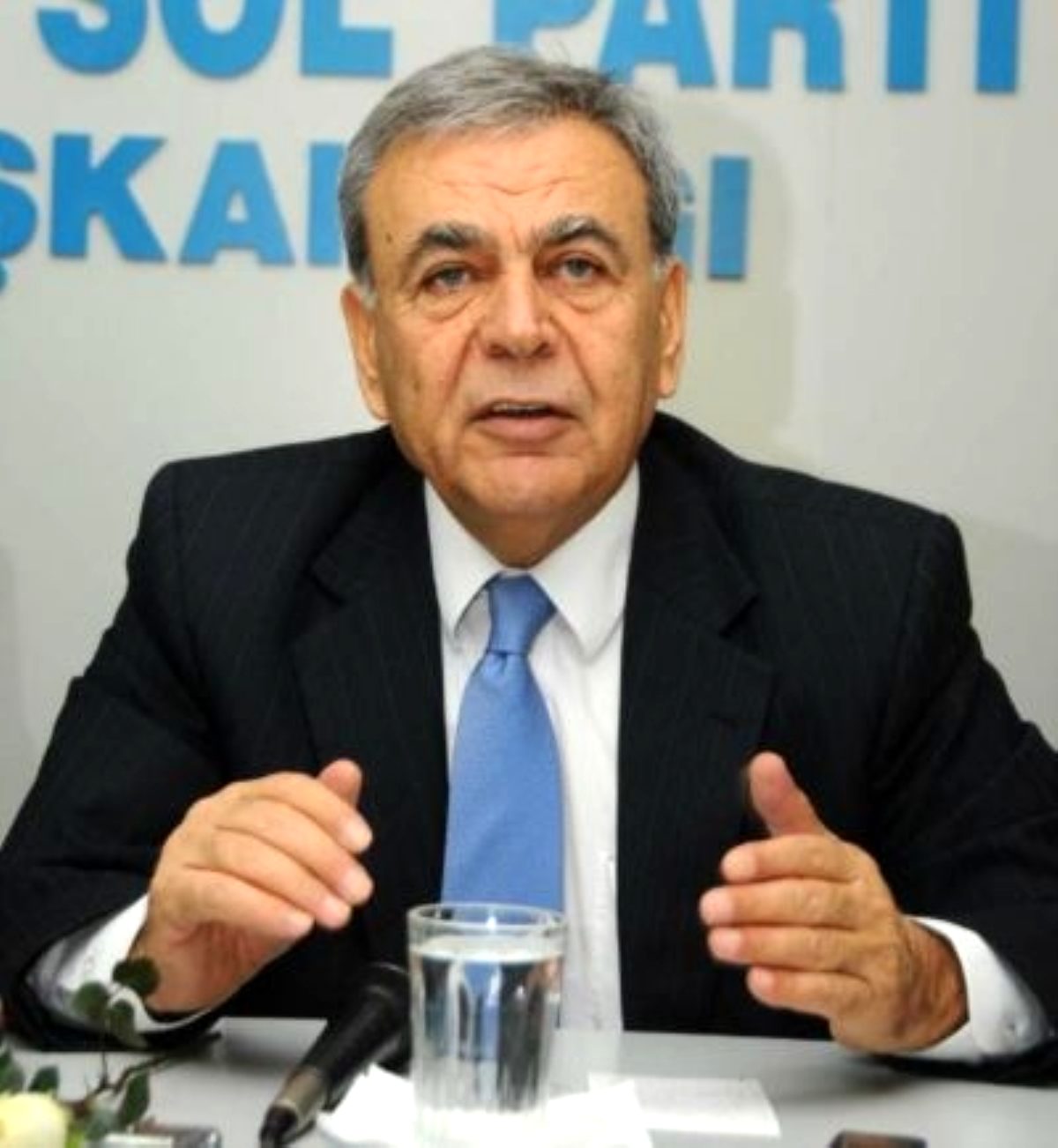 aziz-kocaoglu-nun-da-aralarinda-bulundugu-130-kisi-3503973-2952-amp Eski CHP İzmir Büyükşehir Belediye Başkanı Aziz Kocaoğlu kimdir? Nereli? Kaç yaşında?