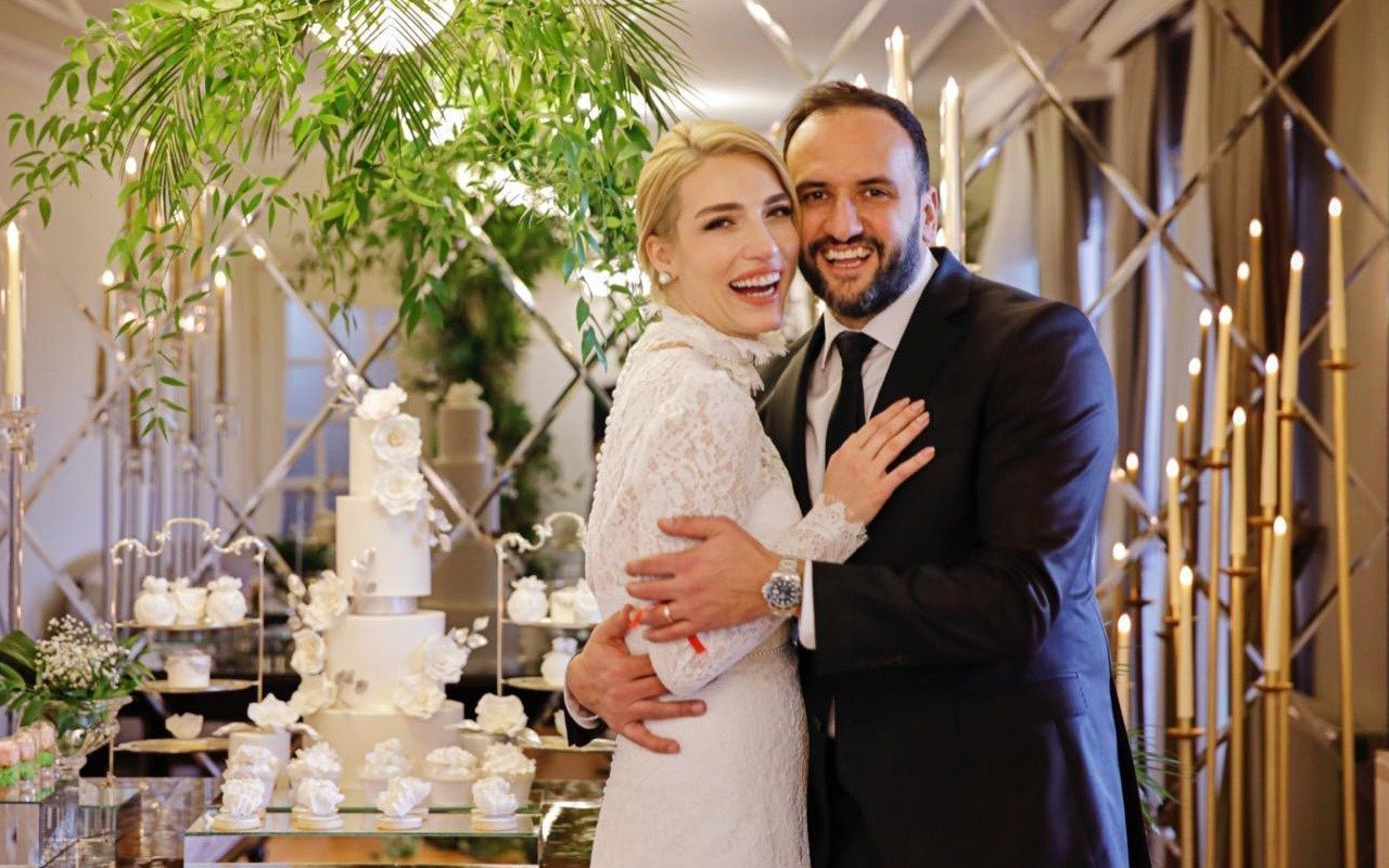 cansu-a4va-cover Cansu Canan Özgen eşi kimdir? Erden Eryüz nereli, kaç yaşında?