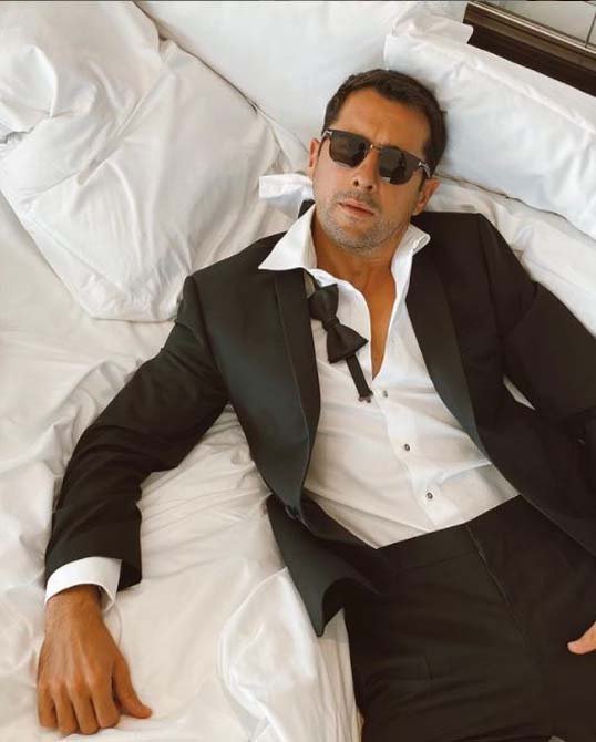 Dünya Avucunuzda sunucuları kimdir? Sezgin Yılmaz kimdir? Kaç yaşında? Instagram adresi ne?