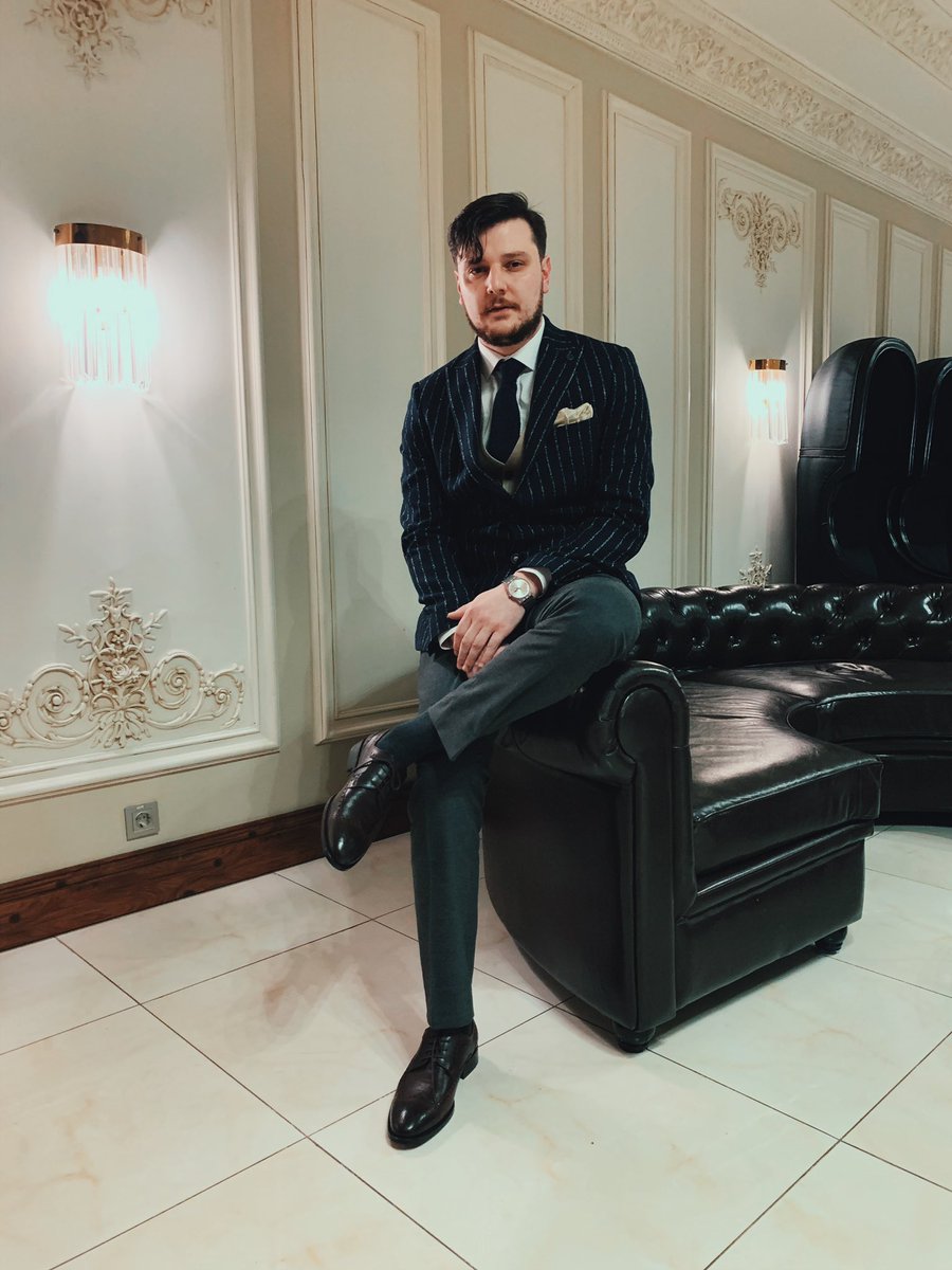 Ekin Uzunlar kimdir? Aslen nereli? Kaç yaşında? Kaç doğumlu? Hangi köylü? Ekin Uzunlar şarkıları