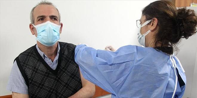 İftardan sonra da aşılama devam ediyor