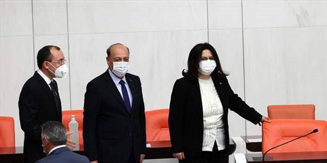 Yeni bakanlar TBMM’de yemin etti Yeni bakanlar TBMM’de yemin etti
