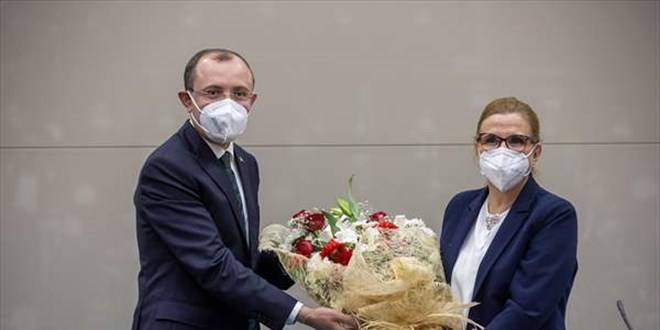 Ticaret Bakanlığında devir teslim töreni yapıldı Ticaret Bakanlığında devir teslim töreni yapıldı