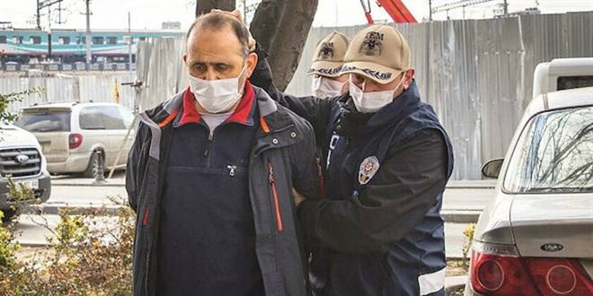 Emekli General ters kelepçeyi görünce kaçmaya karar vermiş Emekli General ters kelepçeyi görünce kaçmaya karar vermiş