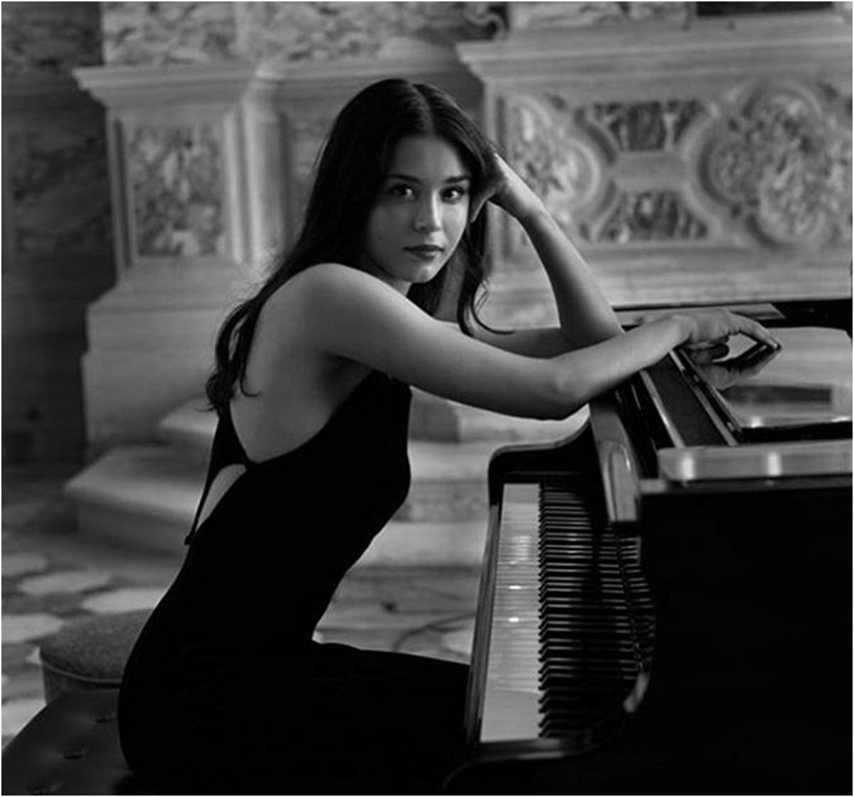 iraz-yildiz-piyanist Iraz Yıldız kimdir? Kaç yaşında? Nereli? Tamer Karadağlı ile Iraz Yıldız sevgili mi?