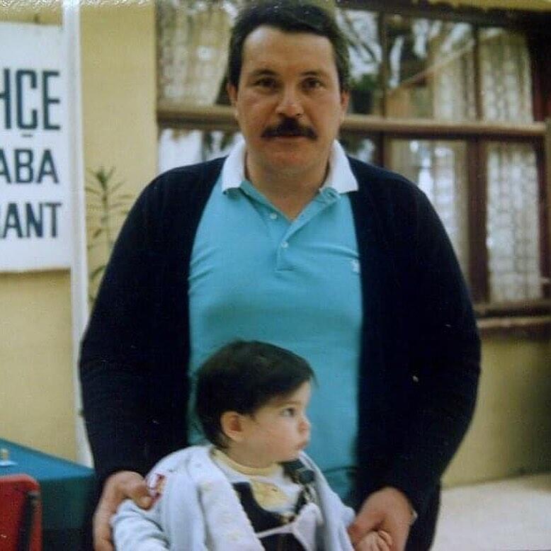 ra3 Rasim Öztekin'in ağabeyi Zeki Bülent Özker kimdir?