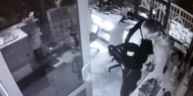 Arkadaşa dezenfektanlı çay şakası hastanelik etti