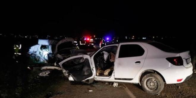 Şanlıurfa’da otomobil kazası: 5 ölü, 1 yaralı Şanlıurfa’da otomobil kazası: 5 ölü, 1 yaralı