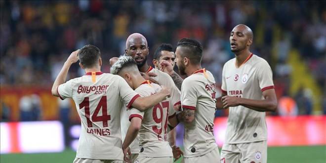 Galatasaray’da milli takımlara giden 2 futbolcu korona oldu