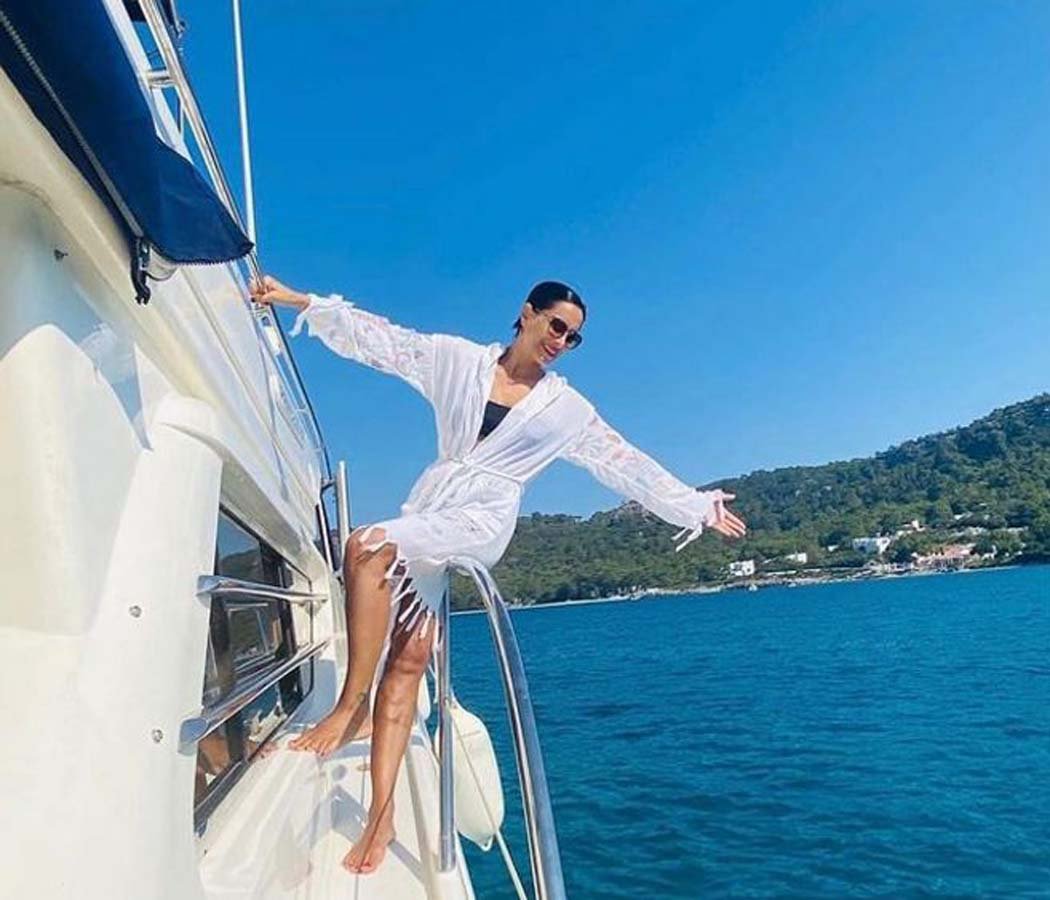 unnamed-file Özlem Özdil kimdir? Nereli, kaç yaşında? Evli mi?