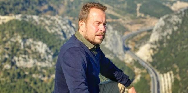 xx2-1 Ömür Akkor kimdir? Nereli ve kaç yaşında? | Ömür Akkor kitapları nelerdir?