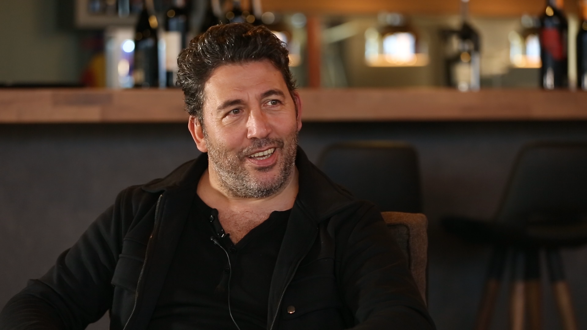 Emre Kınay kimdir? Nereli, Kaç yaşında? Evli mi? Hangi dizilerde rol aldı?