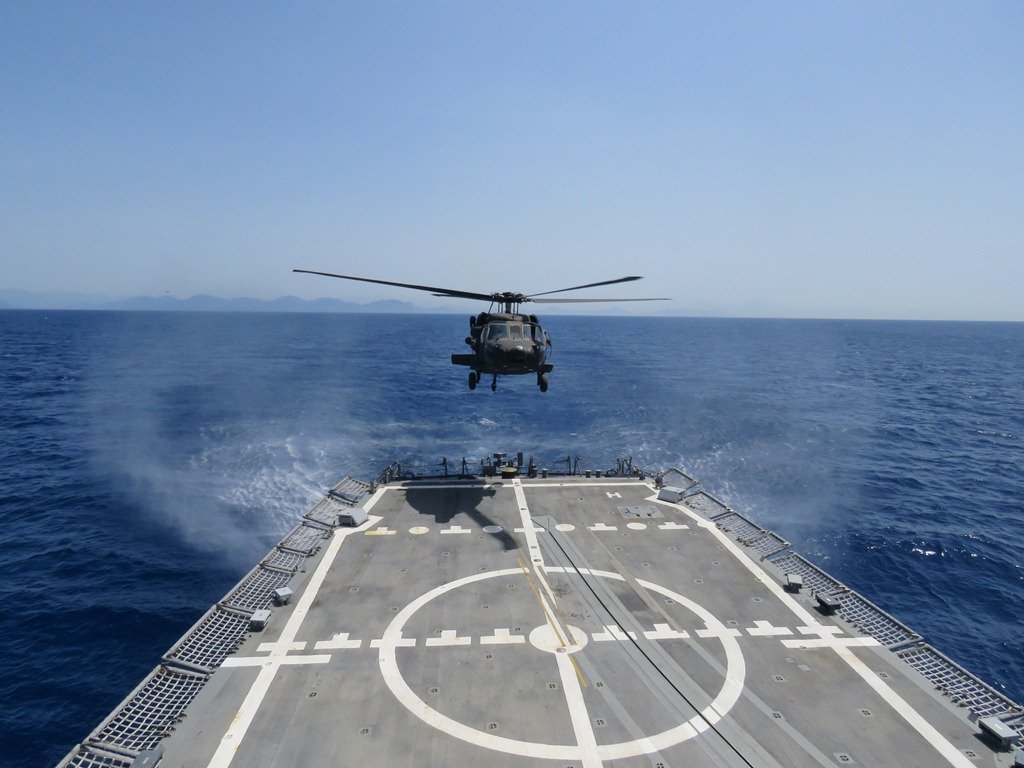 Nefes kesen eğitim! TCG Gediz fırkateyninde “Müşterek İniş Kalkış ve Dikey İkmal Eğitimleri” yapıldı Nefes kesen eğitim! TCG Gediz fırkateyninde “Müşterek İniş Kalkış ve Dikey İkmal Eğitimleri” yapıldı