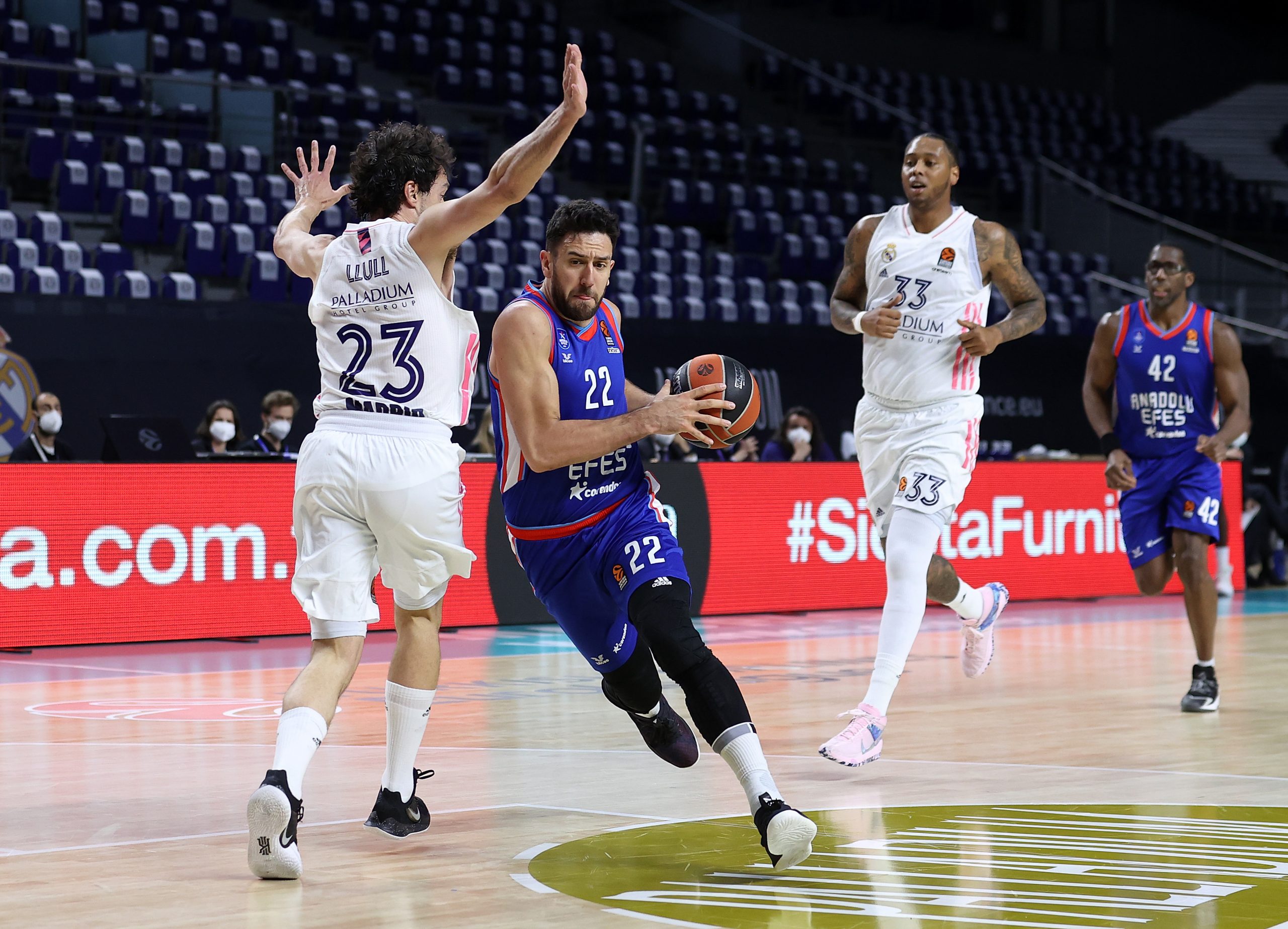 Anadolu Efes – Real Madrid 5. maç ne zaman, hangi kanalda, saat kaçta? Şifreli mi, şifresiz mi yayınlanacak? Anadolu Efes – Real Madrid 5. maç ne zaman, hangi kanalda, saat kaçta? Şifreli mi, şifresiz mi yayınlanacak?
