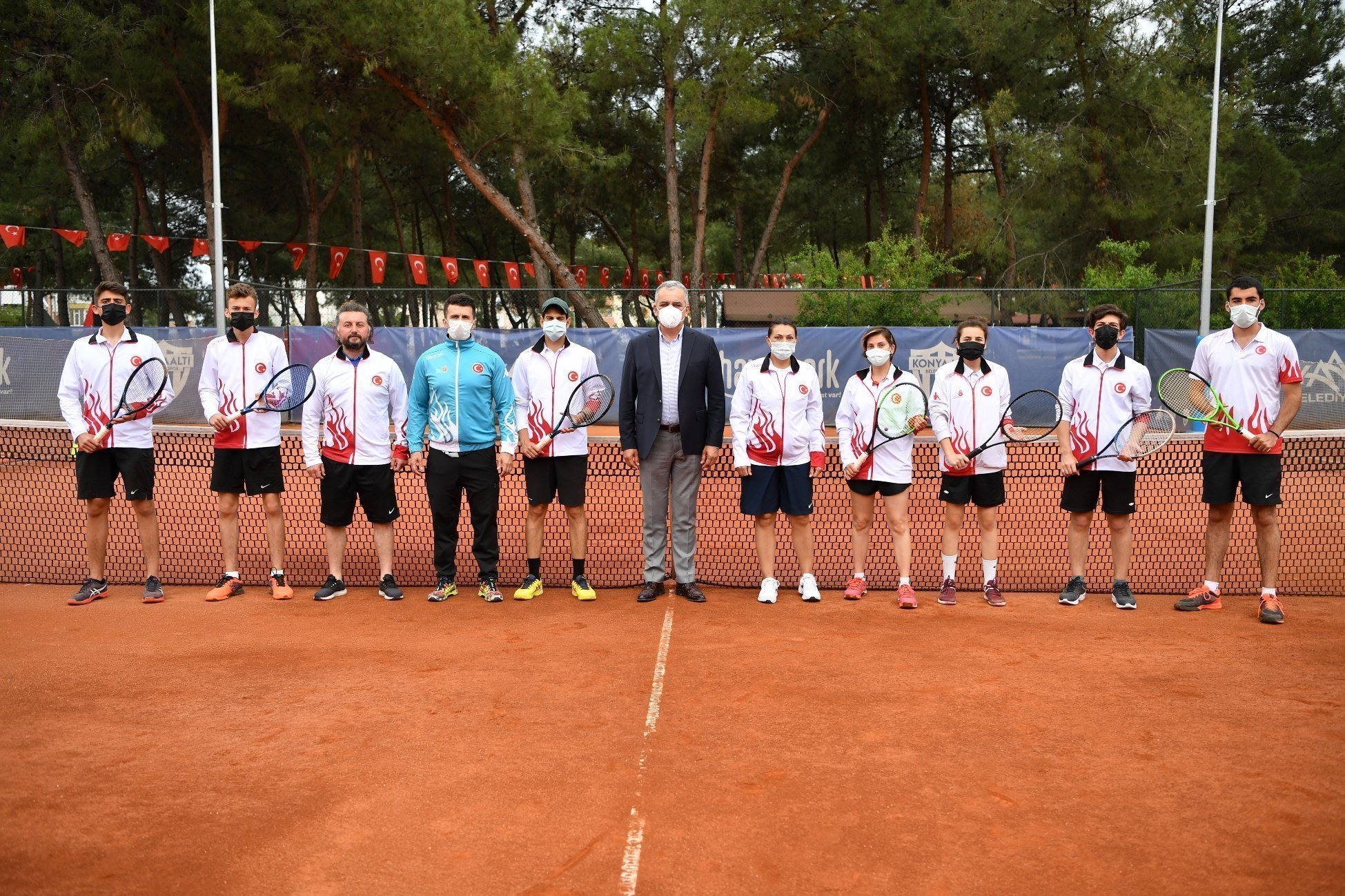 Antalya’da İşitme Engelliler Tenis Milli Takımı, Avrupa Şampiyonası’na hazırlanıyor Antalya’da İşitme Engelliler Tenis Milli Takımı, Avrupa Şampiyonası’na hazırlanıyor