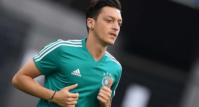 Mesut Özil kimdir? Aslen nerelidir? Kaç yaşındadır?