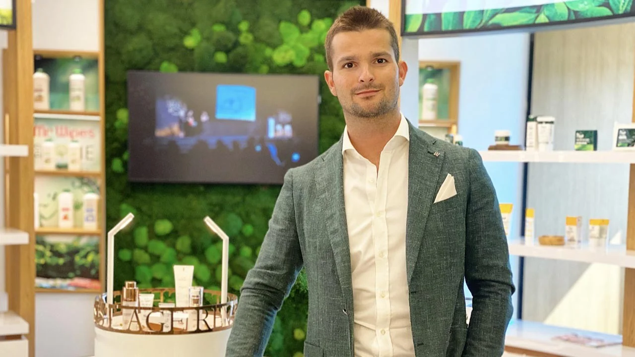 1600777429-farmasi-sinan-tuna-cfl3-cover-jpg Sinan Tuna kimdir? Kaç yaşında? Sinan Tuna Farmasi | Sinan Tuna Şeyma Subaşı aşk mı yaşıyor? Sevgili mi?