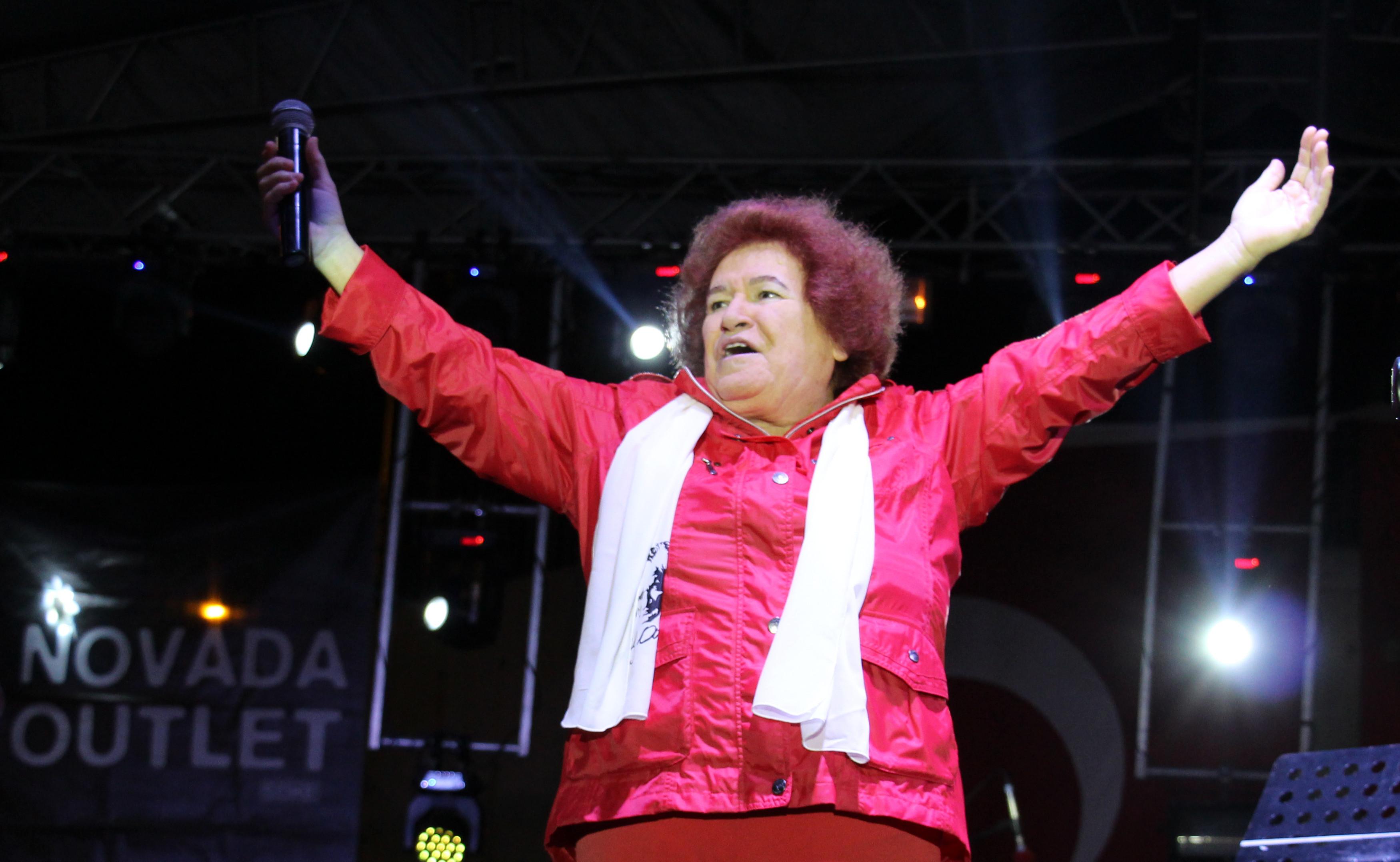 2017-10-31-693105129 Selda Bağcan kimdir? Nereli, kaç yaşında? Selda Bağcan'ın albümleri nelerdir?