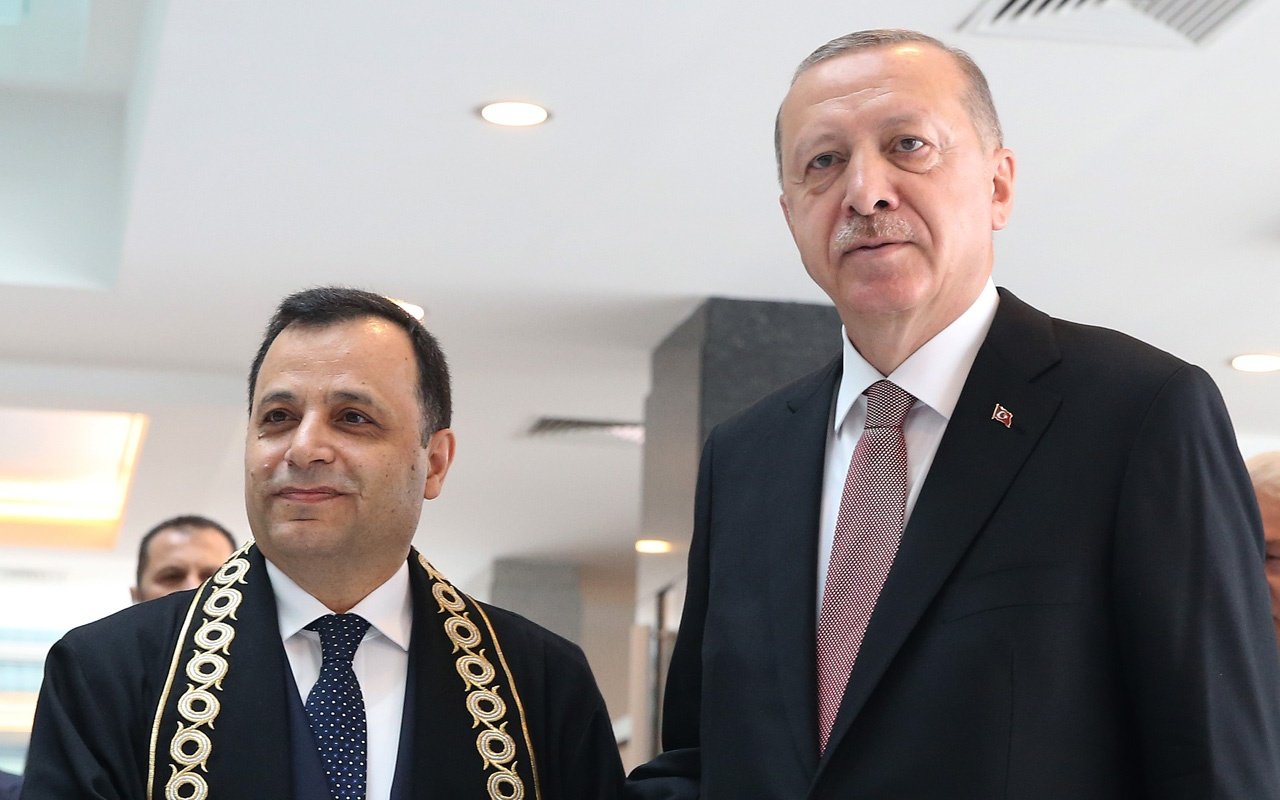 2020 Anayasa Mahkemesi Başkanı Zühtü Arslan kimdir? Nereli? Kaç yaşında?