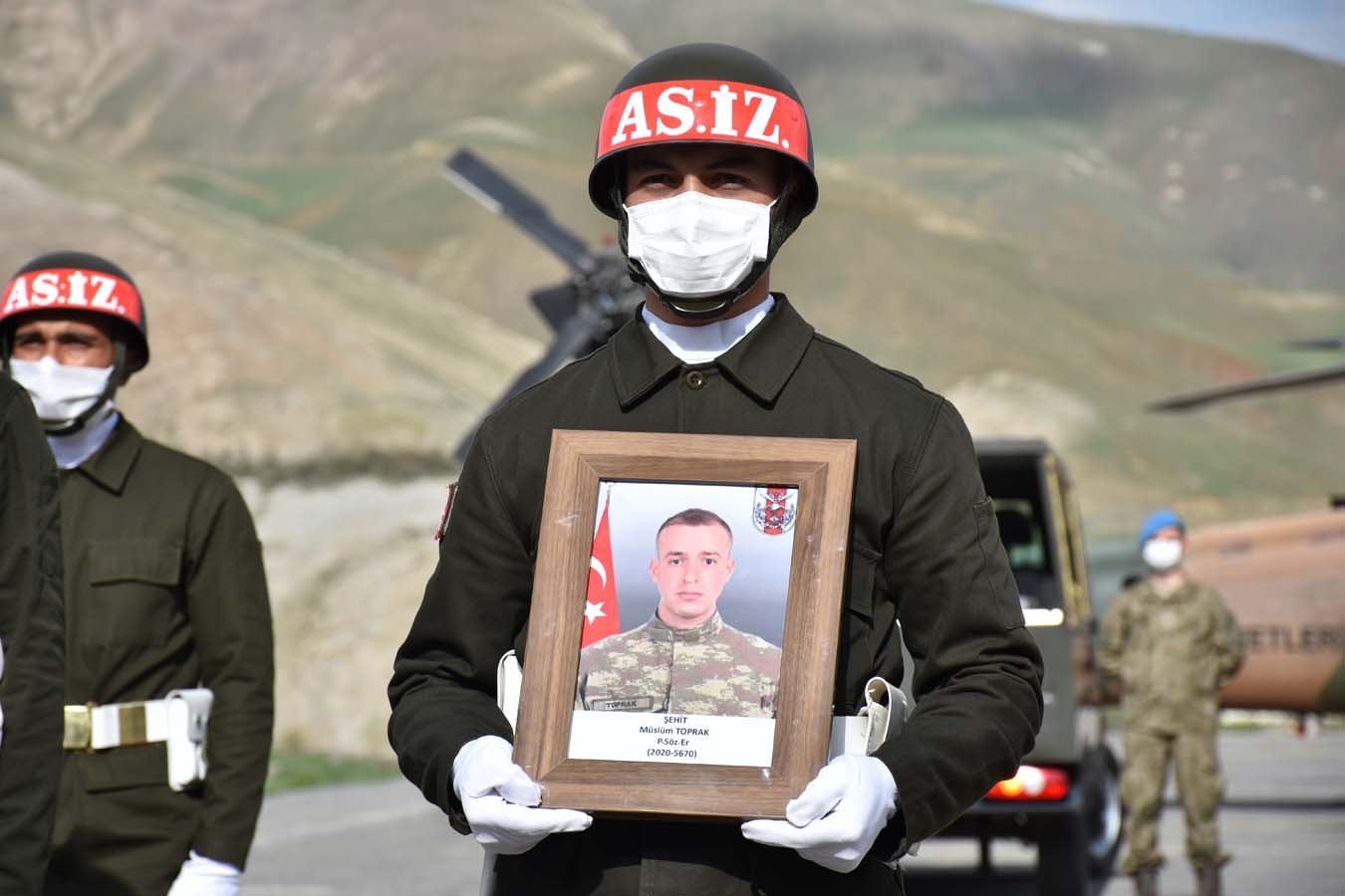 20210430-2-48066936-64711536 Şehit Müslüm Toprak'ın son sözleri yürekleri burktu! Şehit olacağını hissetmiş