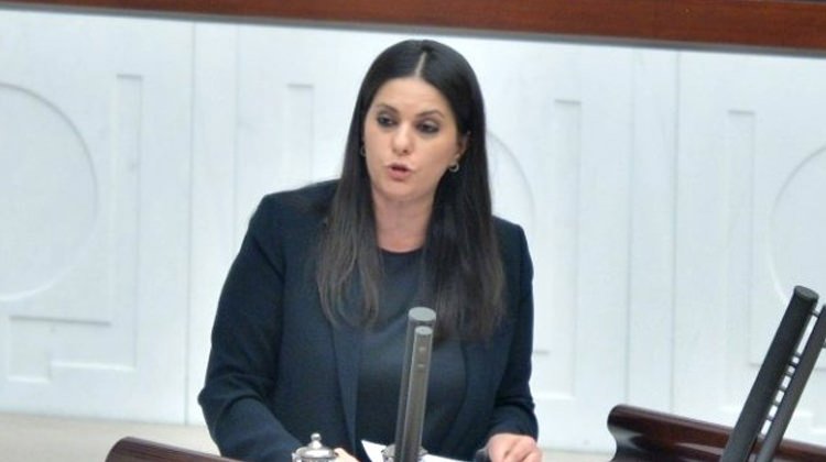 AK Parti MKYK üyesi Jülide Sarıeroğlu kimdir? Nereli? Kaç yaşında?