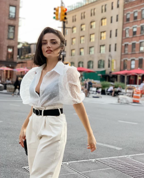 4 Akasya Yaşaroğlu kimdir? Kaç yaşında? Mesleği ne?