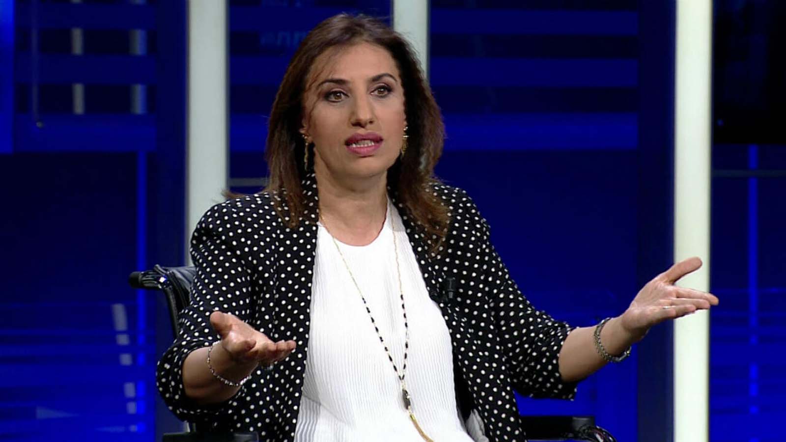 590cd29161361f0e80ba25aa Pınar Hacıbektaşoğlu'nun saçlarına ne oldu, neden kısa? Kanser hastası mı?