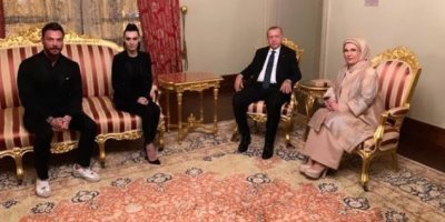 596164 Sinan Akçıl ve Burcu Kıratlı Cumhurbaşkanı Erdoğan'ın verdiği iftara katıldı
