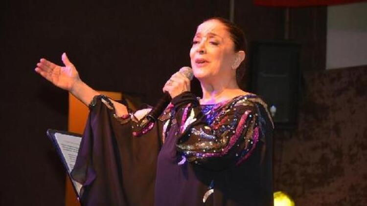 5cada9590f254402200bf414 Belkıs Akkale kimdir? Nereli? Kaç yaşında? Alevi mi? Halk TV performans